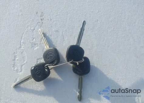 2002 Toyota Sienna Xle z USA, uszkodzony, nr VIN 4T3ZF13CX2U417528